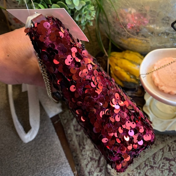 Authentic KATE SPADE Sequins top zip Clutch/shoulder/Crossbody - Picture 7 of 15